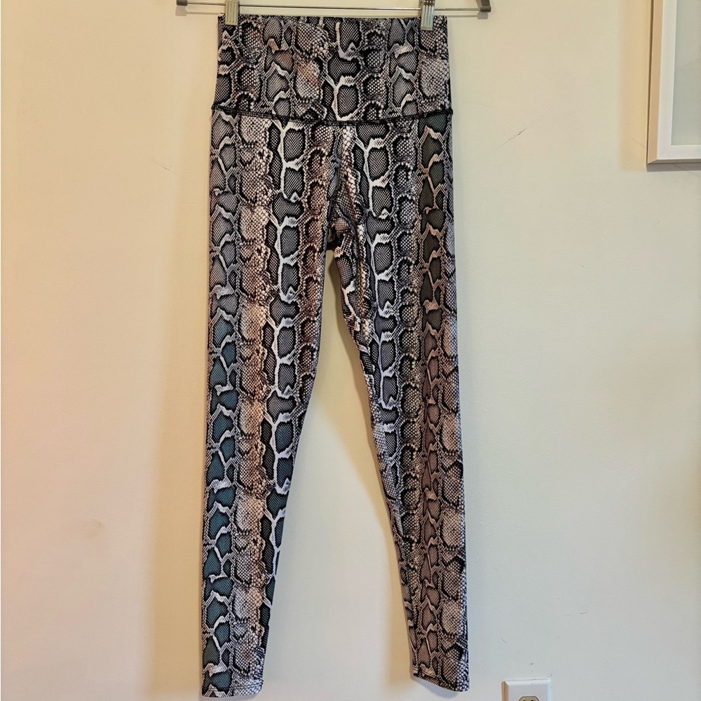 Snakeskin Print onzie Leggings